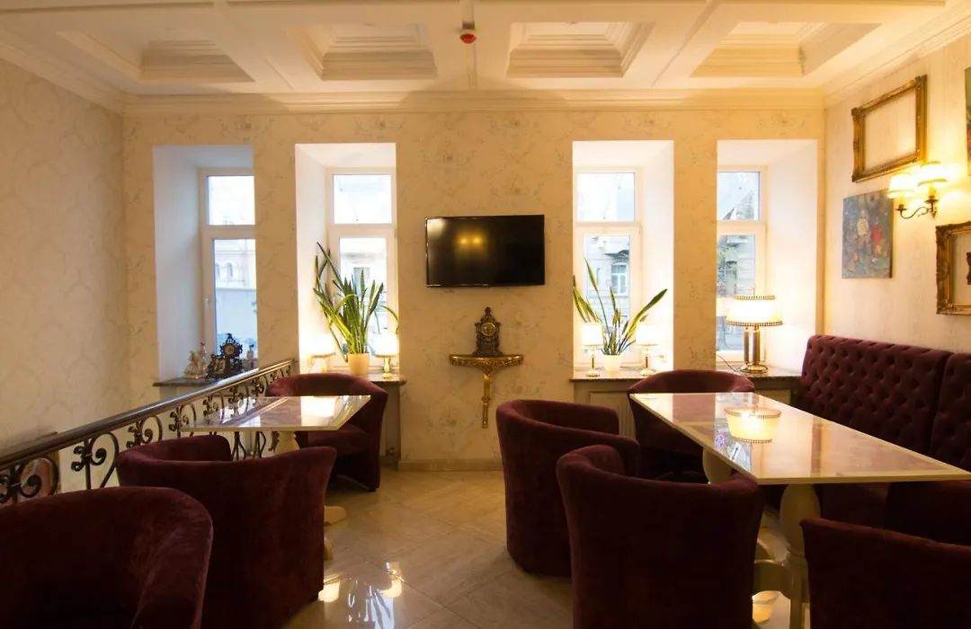 Vintage Hotel-1